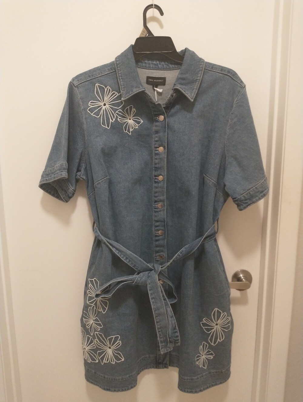 Free Assembly Denim Mini Shirtdress Sz 1X Embroidered Floral With Belt Button Up